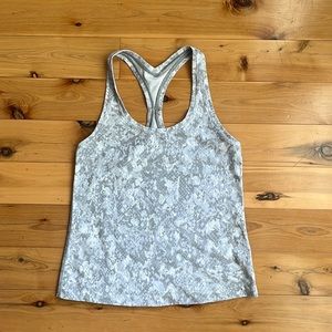 Lululemon cool racerback short tank top *nulu size 6